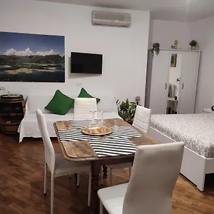 בית הארחה Leonardo Rome Holidays, פיומיצ'ינו